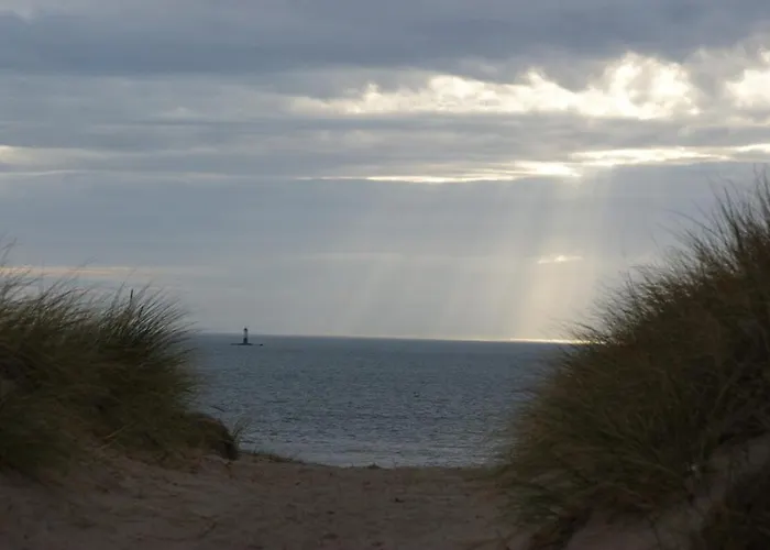 Maison De Pecheur A 1,5km De La *